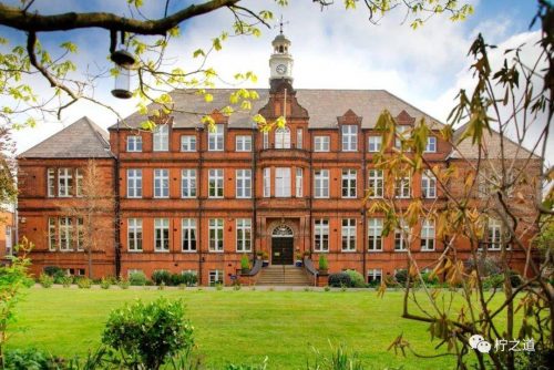 「英国私立中学」詹姆斯·艾伦女子学校（James Allen’s Girls’ School）：私立女子走读学校插图3