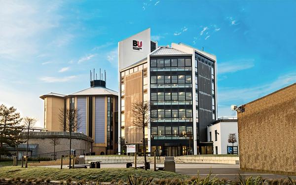 英国高校:伯恩茅斯大学(Bournemouth University,简称:BU)介绍及出国留学实用指南插图1 英国高校:伯恩茅斯大学(Bournemouth University,简称:BU)介绍及出国留学实用指南插图1