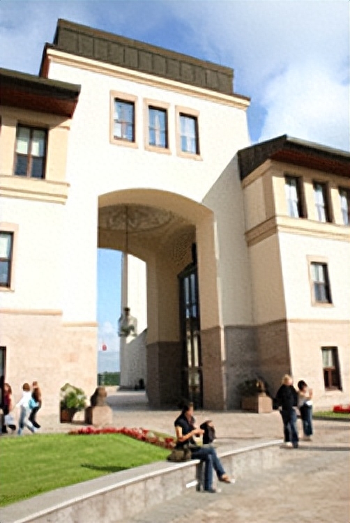 土耳其重点大学:科奇大学简介