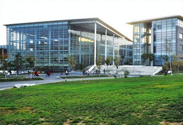 大连医科大学简介插图5