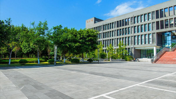 重庆医科大学专科批在哪就读?重庆医科大学专科有哪些专业?插图6 重庆医科大学专科批在哪就读?重庆医科大学专科有哪些专业?插图6