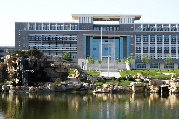 内蒙古师范大学青年政治学院是本科吗?插图3 内蒙古师范大学青年政治学院是本科吗?插图3