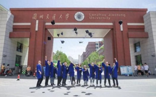 甘肃省公办本科大学2023年理科投档分数线与2022年对比